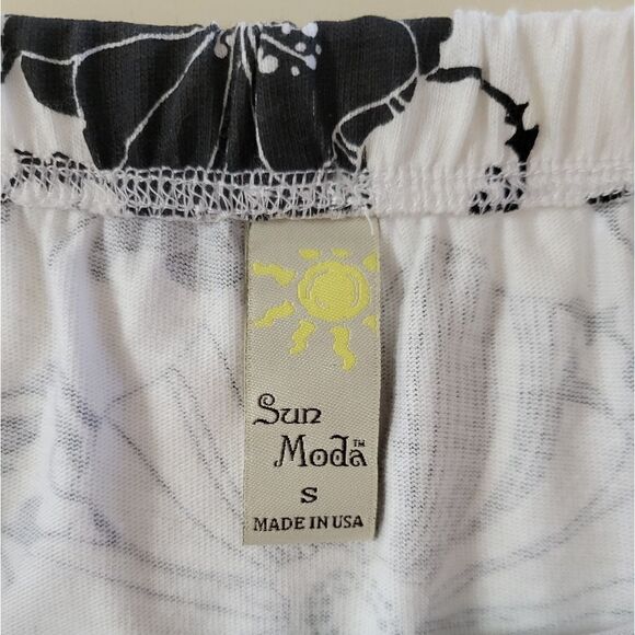 Sun Moda Two-Piece Women's Floral Outfit - Picture 10 of 15